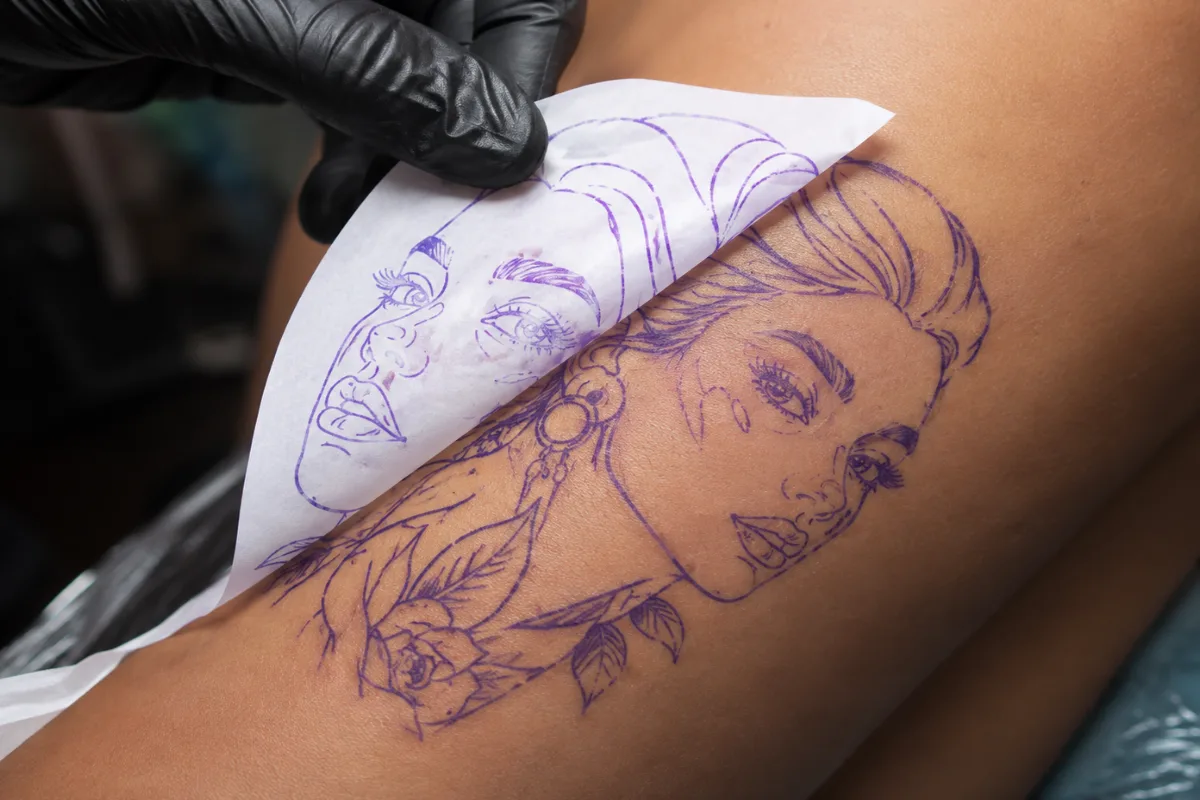 Papel hectográfico y stencil para tatuajes: cómo hacer y transferir el calco